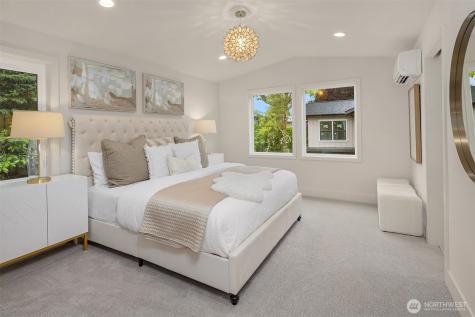 815 18th Avenue W Kirkland WA 98033