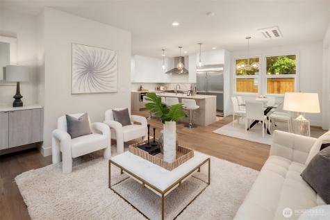 815 18th Avenue W Kirkland WA 98033