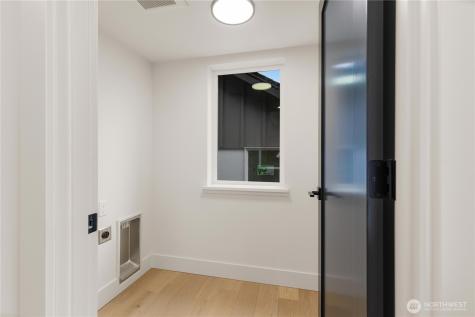 12032 Hiram Seattle WA 98125