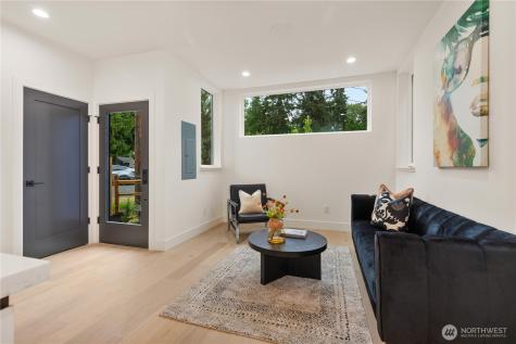 12032 Hiram Place NE Seattle WA 98125