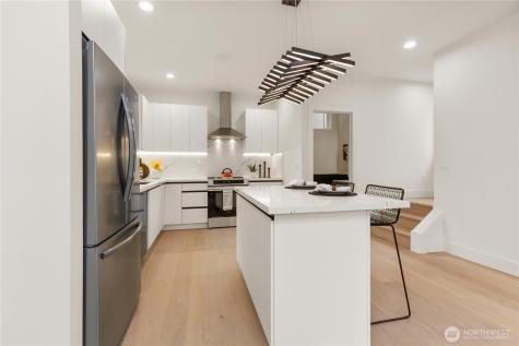 12032 Hiram Place NE Seattle WA 98125