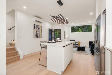 12032 Hiram Place NE Seattle WA 98125