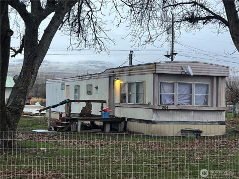 204 Davis Avenue Brewster WA 98812