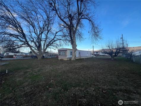 204 Davis Avenue Brewster WA 98812