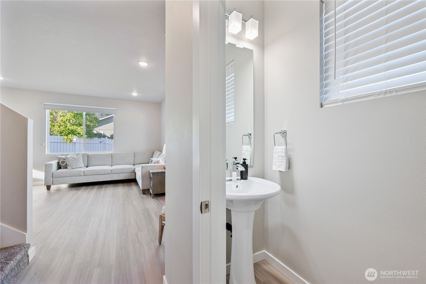 109 Hill Drive Cathlamet WA 98612