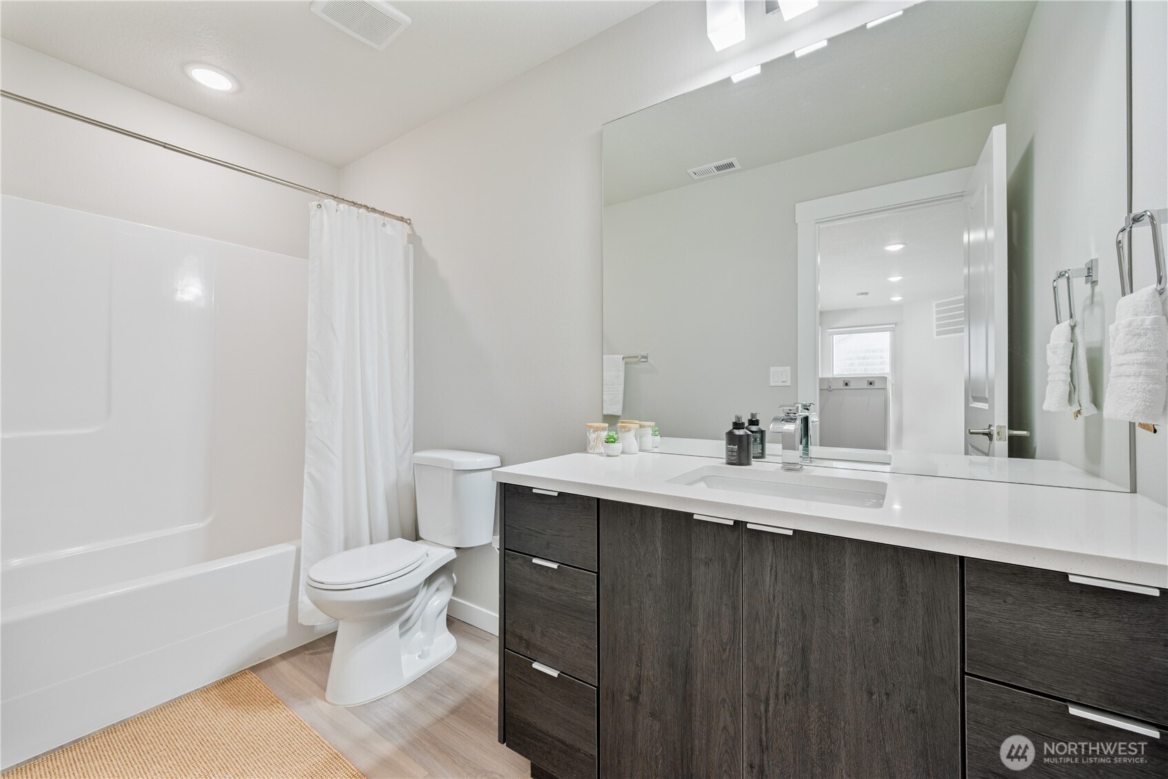 109 Hill Drive Cathlamet WA 98612