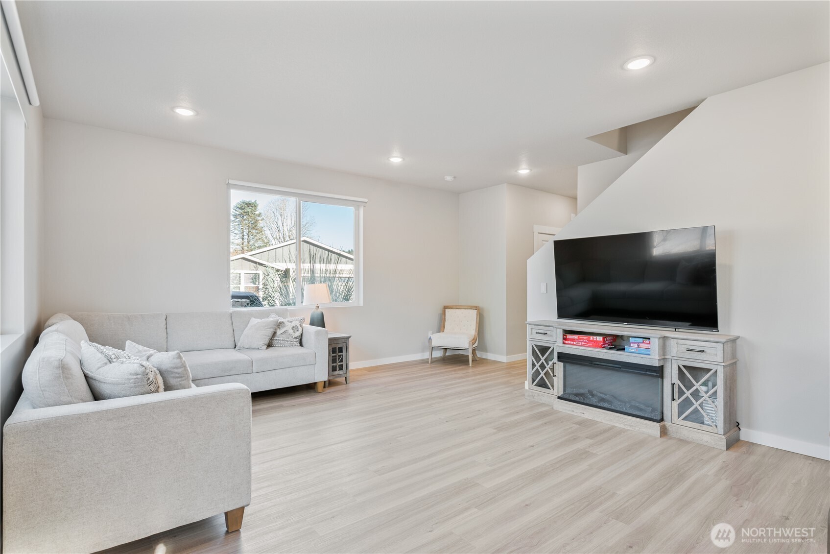 109 Hill Drive Cathlamet WA 98612
