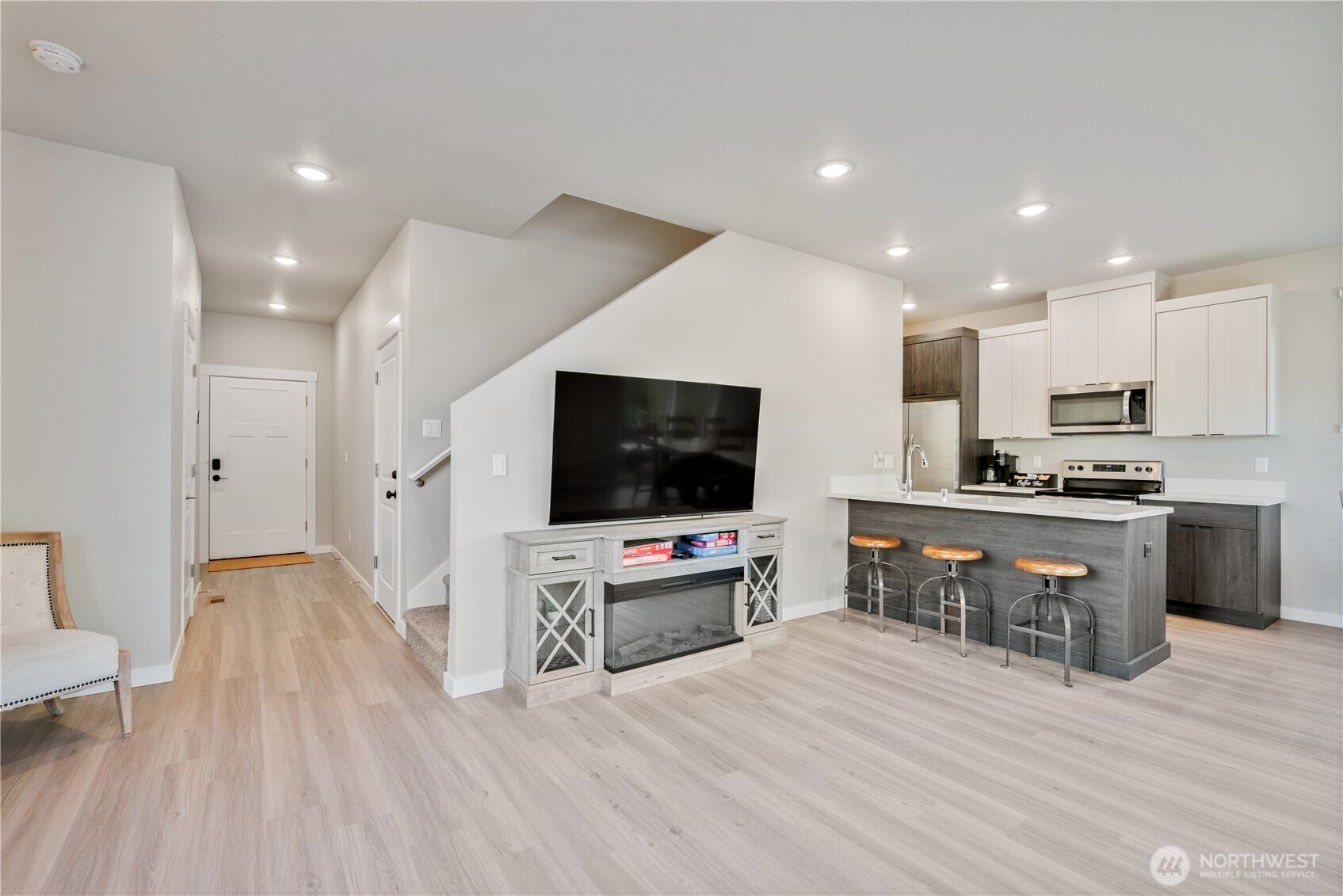 109 Hill Drive Cathlamet WA 98612