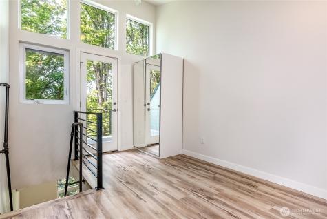 3855 21st Avenue SW Seattle WA 98106
