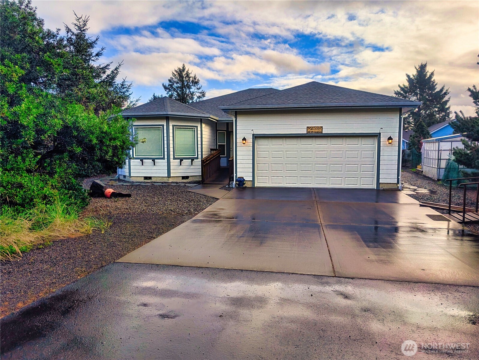 258 N Razor Clam Drive SW Ocean Shores WA 98569