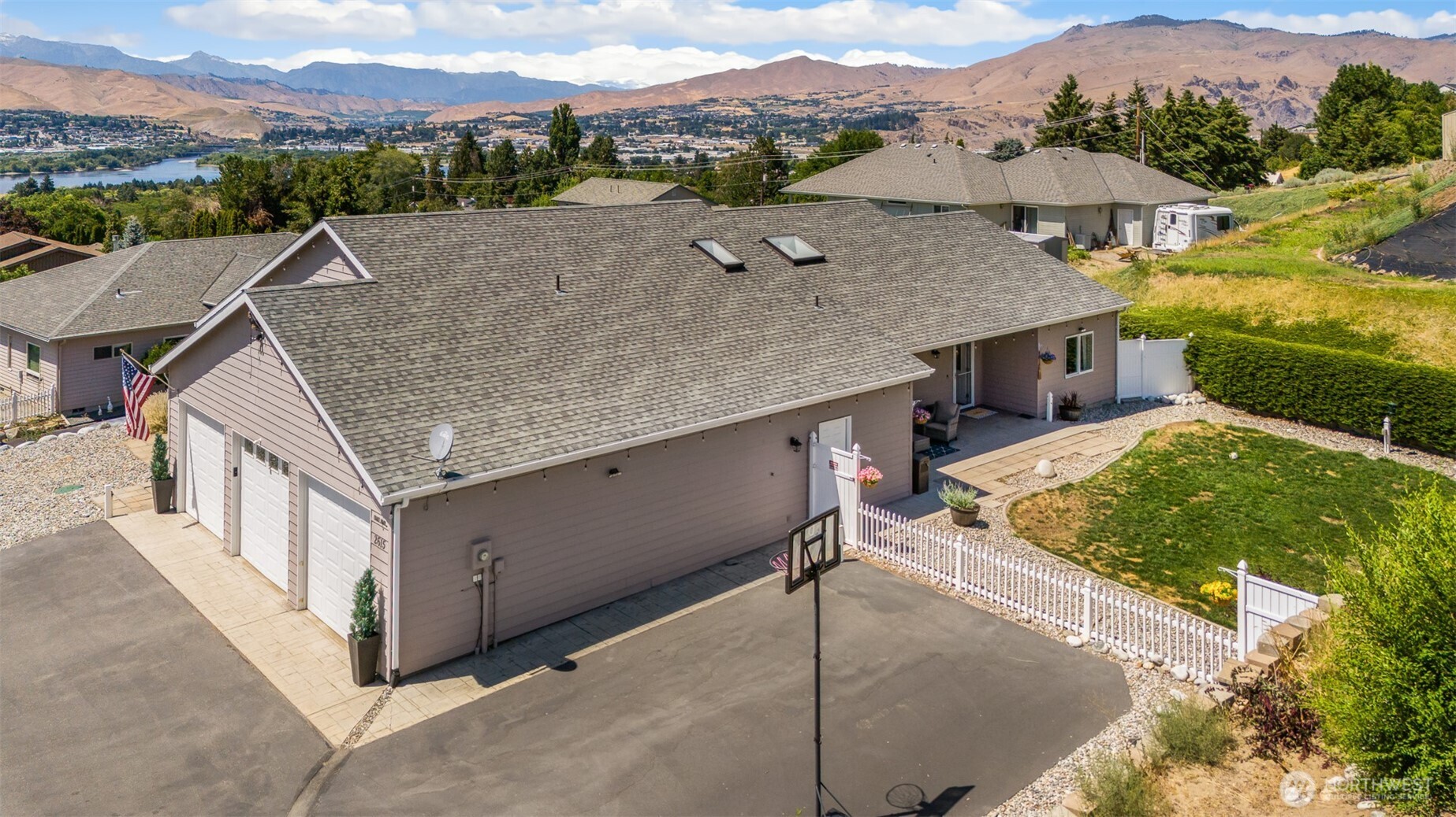 2615 N Baker Avenue East Wenatchee WA 98802