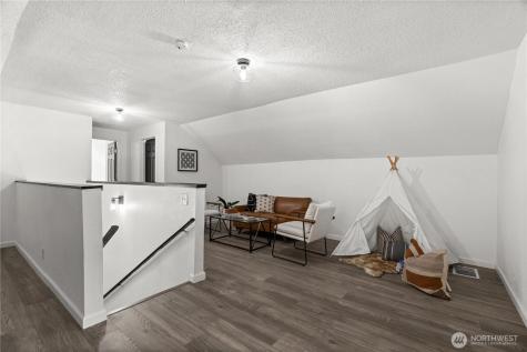 3333 Creek View Court SE Port Orchard WA 98366