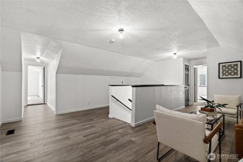 3333 Creek View Court SE Port Orchard WA 98366