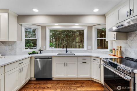 904 187th Place SW Lynnwood WA 98036