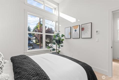 7350 22nd Avenue NW Seattle WA 98117