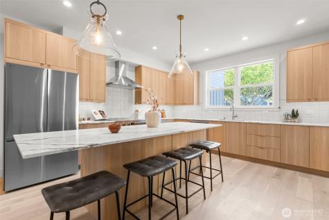 7350 22nd Avenue NW Seattle WA 98117