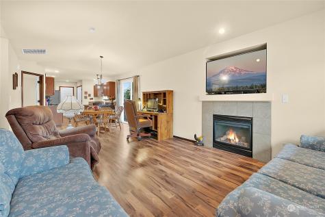 276 N Edith Street Buckley WA 98321