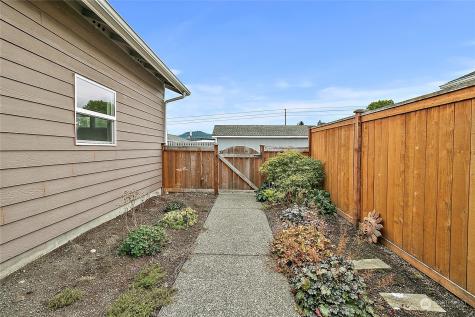 276 N Edith Street Buckley WA 98321