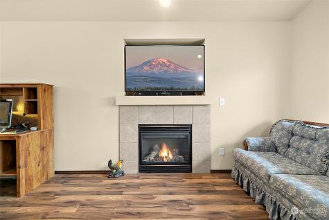276 N Edith Street Buckley WA 98321