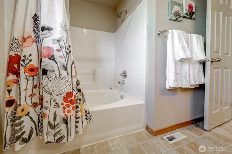 252 Quincy Avenue NE Renton WA 98059