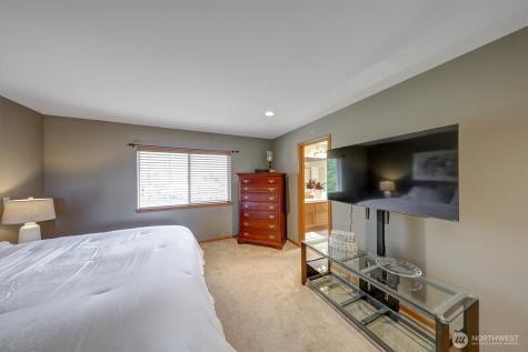 252 Quincy Avenue NE Renton WA 98059