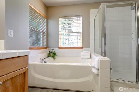 252 Quincy Avenue NE Renton WA 98059