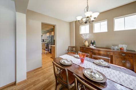 252 Quincy Avenue NE Renton WA 98059
