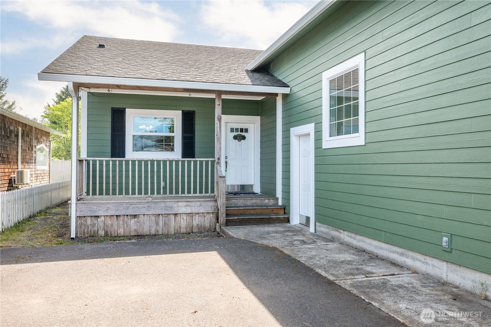 1608 N Washington Avenue Long Beach WA 98631