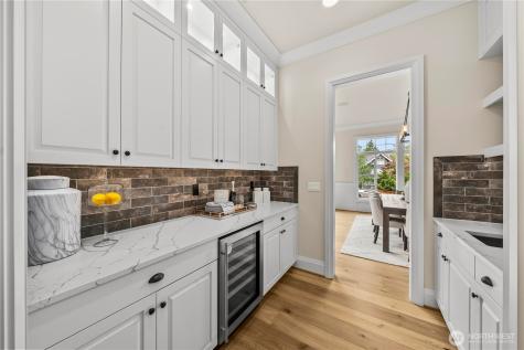 10223 NE 22nd Place Bellevue WA 98004