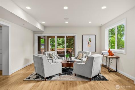 10223 NE 22nd Place Bellevue WA 98004