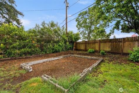 10109 Becker Drive SW Lakewood WA 98499