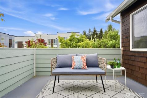 3813 23rd Avenue W Seattle WA 98199