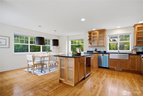 3813 23rd Avenue W Seattle WA 98199