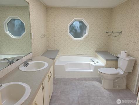 2421 S 370th Place Federal Way WA 98003