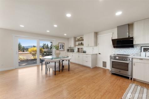 16127 SE 5th Street Bellevue WA 98008