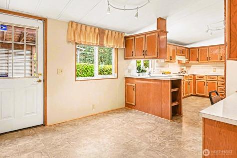 17308 Woodcrest Drive NE Bothell WA 98011