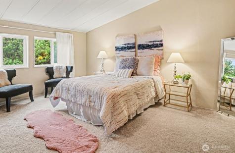 17308 Woodcrest Drive NE Bothell WA 98011
