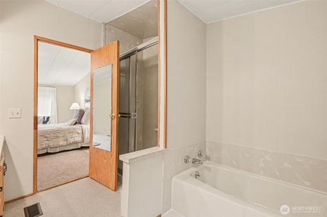 17308 Woodcrest Drive NE Bothell WA 98011