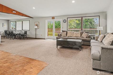 17308 Woodcrest Drive NE Bothell WA 98011