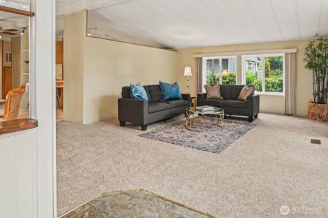 17308 Woodcrest Drive NE Bothell WA 98011