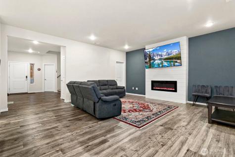 2810 180th Street Court E Tacoma WA 98445