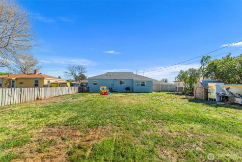 523 SW K Street Quincy WA 98848