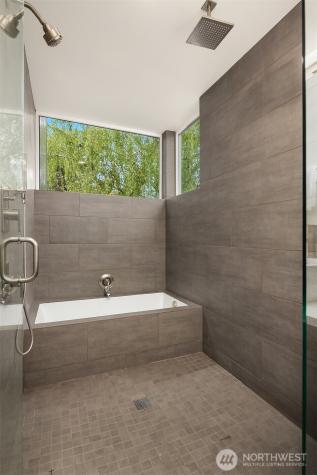 2418 6th Avenue W Seattle WA 98119