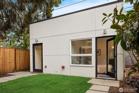 2418 6th Avenue W Seattle WA 98119