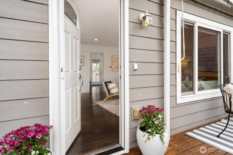 4513 Cascadia Avenue S Seattle WA 98118