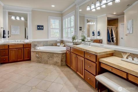 23419 SE 51st Place Issaquah WA 98029