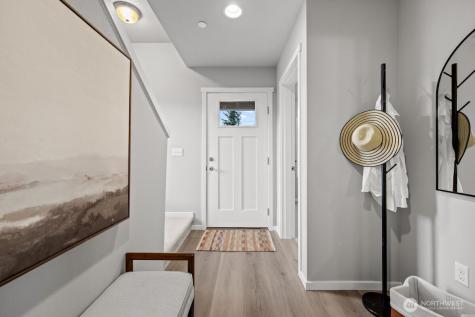 7027 Rainier Drive Everett WA 98203