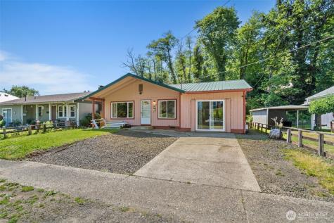1334 Larch Street Raymond WA 98577