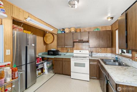 1334 Larch Street Raymond WA 98577