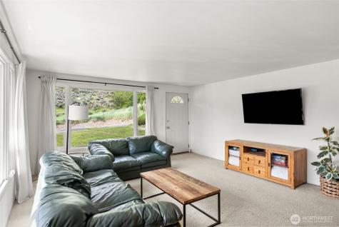 1216 Crawford Wenatchee WA 98801